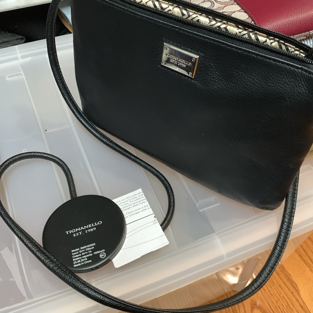 Tignanello black leather crossbody with phone charger and pockets galore . NWOT - Picture 6 of 10